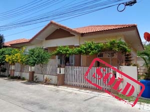 Maison a vendre : Maison de plein pied a l est de Pattaya dans un quartier paisible a 