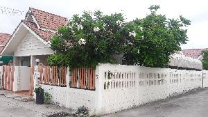 Maison a vendre : Petite maison à Chockchai 7 à l est de Pattaya a