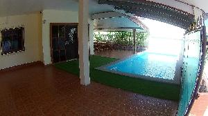 Maison a vendre : Maison mitoyenne avec piscine Ã  lâ€™abris des regards indiscrets a Pattaya East